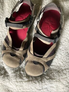 Merrell Beige and Pink Adjustable Sport Sandals